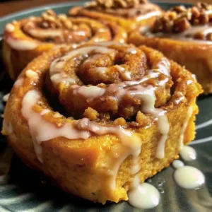The Best Pumpkin Cinnamon Rolls
